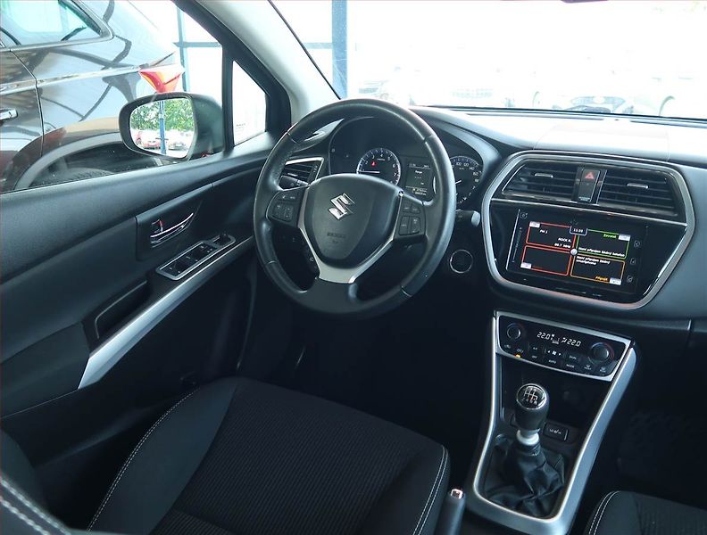 Suzuki SX4 S-Cross (2018) 1.4 BoosterJet, ČR,1.maj - fotka 7 z 18