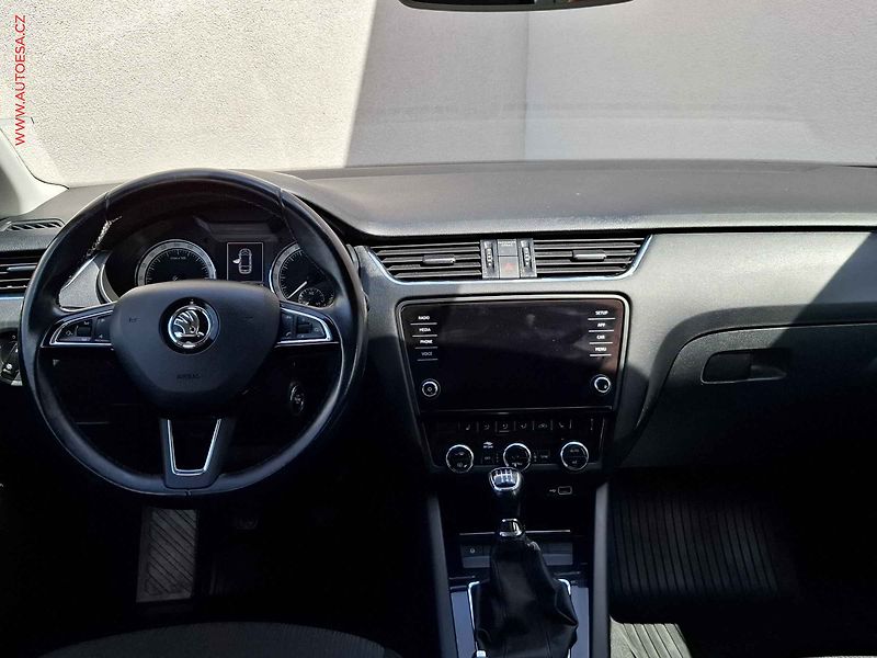 Škoda Octavia (2018) 2.0TDI, ČR, Style, LED - fotka 8 z 18