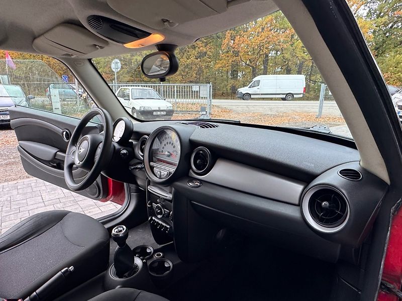 Mini One (2011) 1.6 16V - fotka 13 z 25