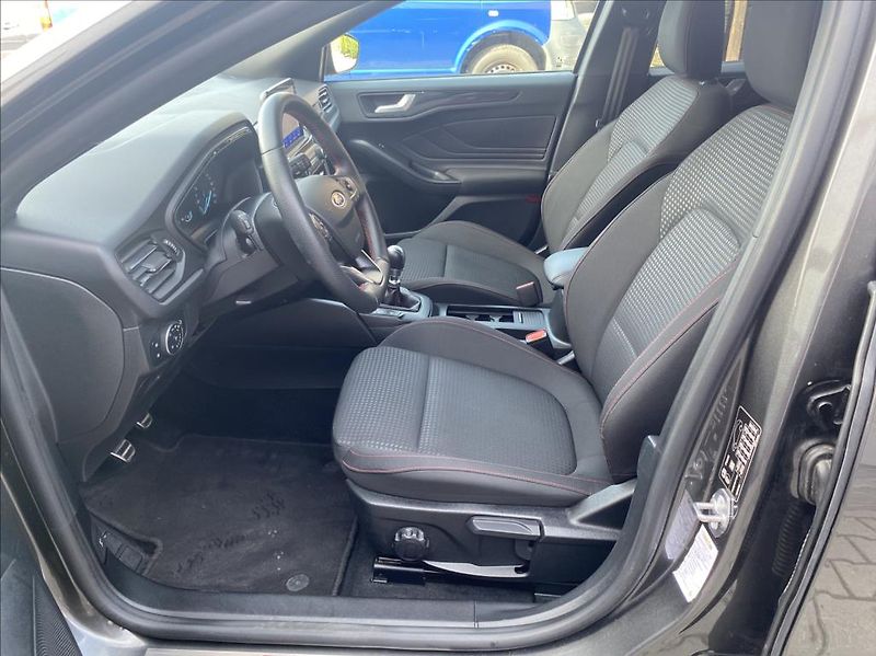 Ford Focus 1,5 TDCi  ST-line / záruka - fotka 10 z 42