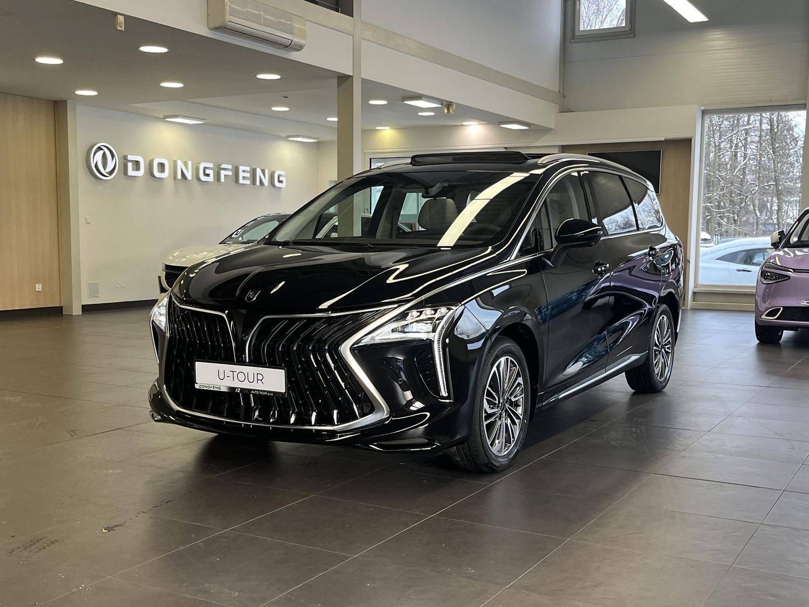 Dongfeng U-Tour Exclusive FR, TÝDEN DONGFENG
