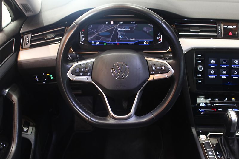 Volkswagen Passat (2023) 2.0TDI DSG Display LED Tažné - fotka 34 z 35