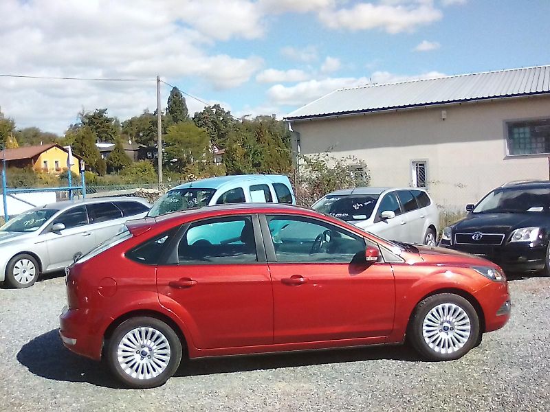 Ford Focus (2009) 1.8i 16V Titanium, 1.majitel - fotka 3 z 28