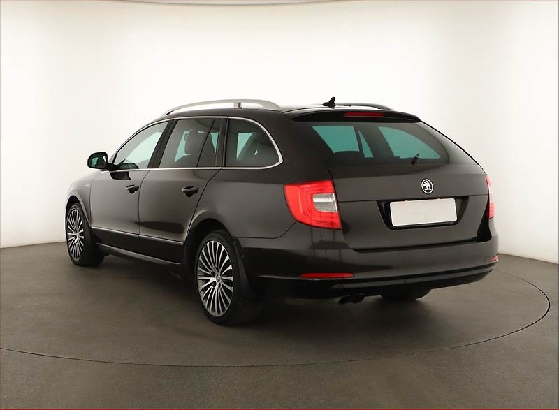 Škoda Superb (2013) Laurin&Klement 2.0 TDI, 4X4 - fotka 4 z 20