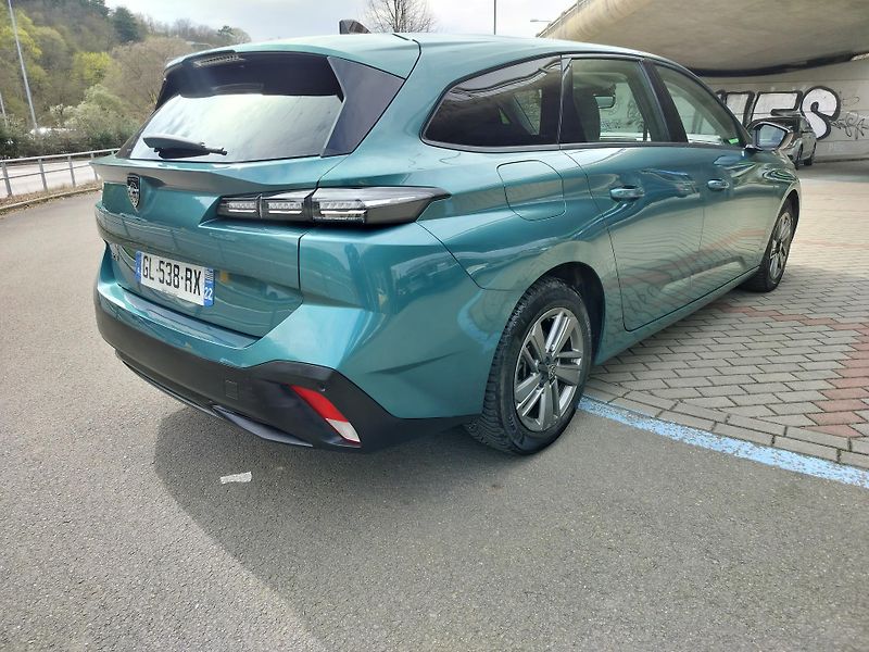 Peugeot 308 SW  1.5 BlueHDI  96kW  automat - fotka 7 z 30