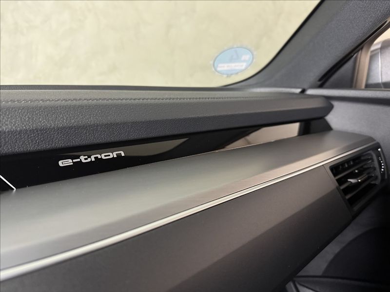 Audi e-tron 300kW Sportback S-Line Matrix - fotka 47 z 50