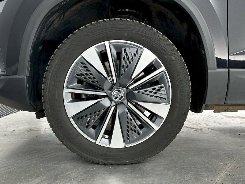 Škoda Karoq (2023) 2.0TDI 110kW Ambition Tour - fotka 32 z 32