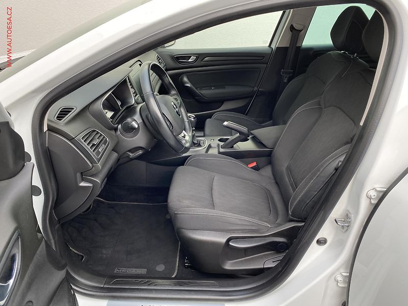 Renault Mégane (2019) 1.3 TCe, 2.maj,ČR, Limited - fotka 9 z 18