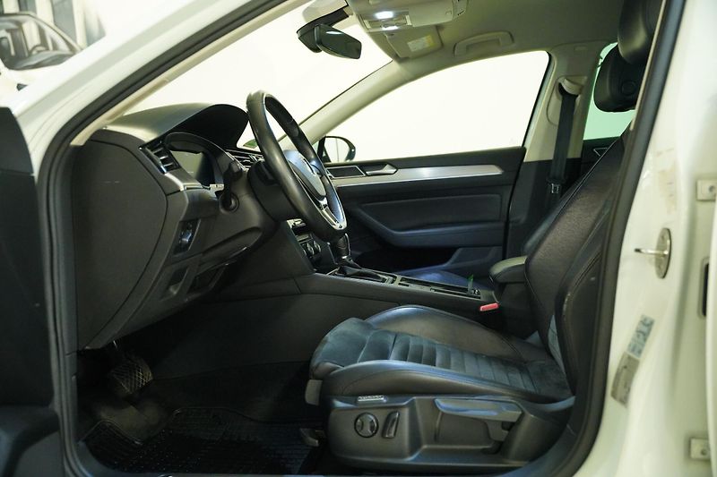 Volkswagen Passat - fotka 11 z 28