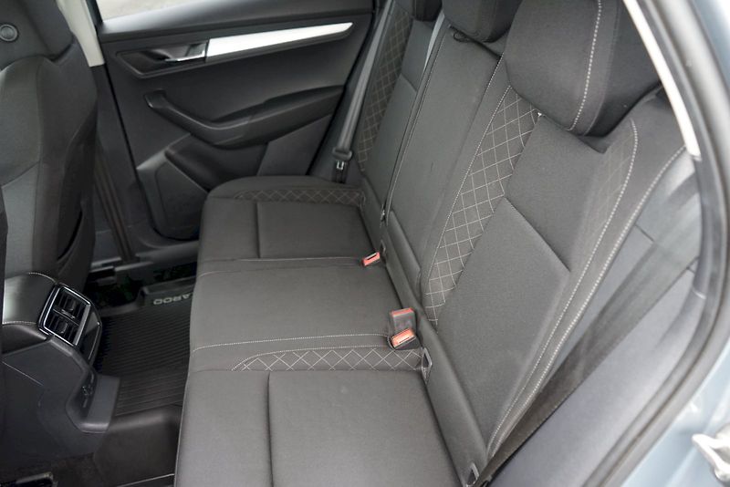Škoda Karoq (2021) TDI 110 kW DSG Ambition 4x4 - - fotka 10 z 27