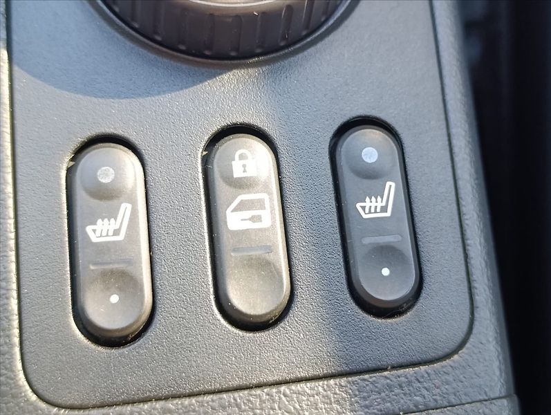 Nissan Qashqai 2,0 DCi 4x4 kamera tažné 1m ČR - fotka 31 z 39