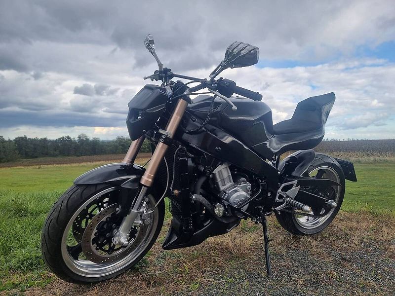 Kawasaki ZXR 400 (1994) - fotka 1 z 10