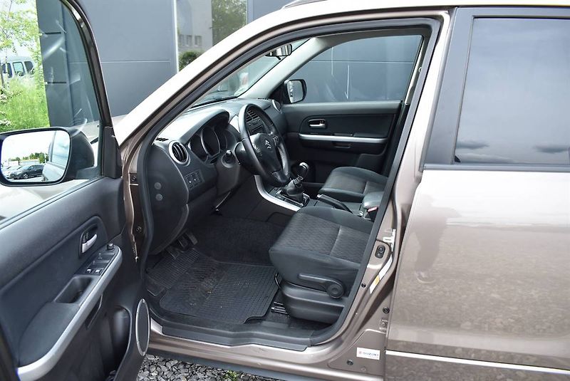Suzuki Grand Vitara 1,9 DDiS 1M, SUPER, JAKO NOVÝ - fotka 7 z 16