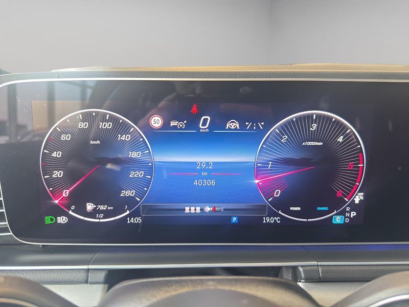 Mercedes-Benz GLE (2025) 450 d 4MATIC AMG - fotka 12 z 26