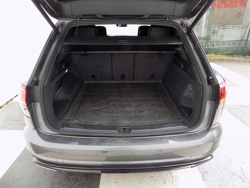 Volkswagen Touareg (2018) 3.0TDI/R-Line/4x4/AT/Matrix/ - fotka 8 z 47