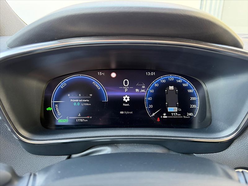 Toyota Corolla 1,8 GR sport, Hybrid Rezervace - fotka 12 z 22