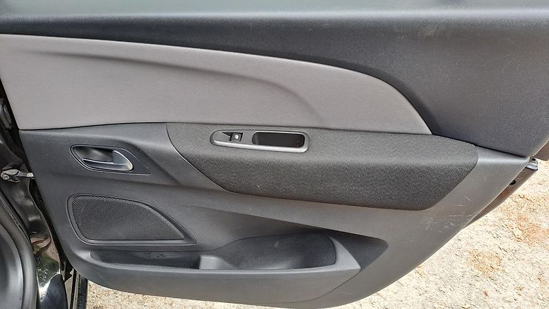 Citroën Grand C4 SpaceTourer 1.5 BlueHDi 130 S&S 7 míst - fotka 10 z 24