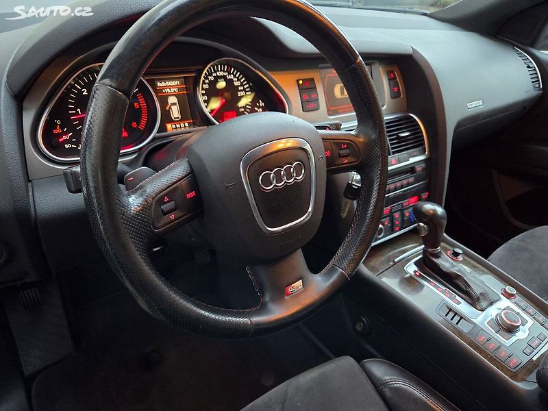 Audi Q7 (2007) 3.0TDI 171Kw ČR 1.maj Taž 3.5t - fotka 30 z 41