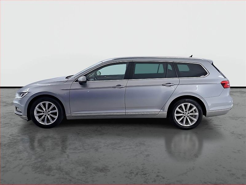 Volkswagen Passat (2017) Highline 2.0 TDI, Serv.kniha - fotka 3 z 19