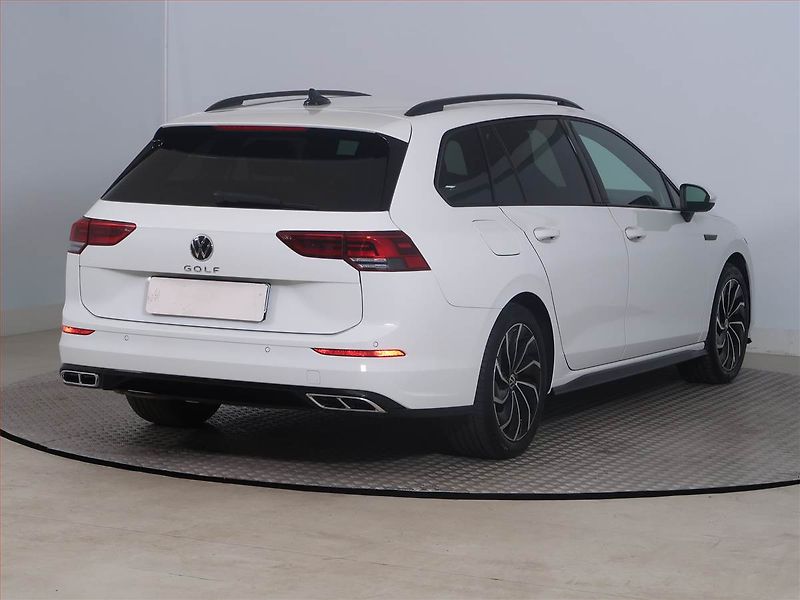 Volkswagen Golf (2023) R-Line 2.0 TDI, Automat - fotka 5 z 28