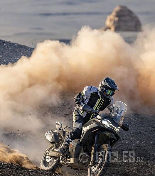 CFMOTO (2026) 1000 MT-X - fotka 21 z 26