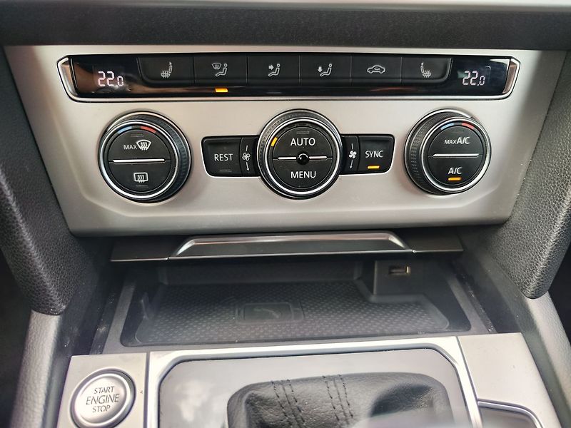 Volkswagen Passat 2.0 TDI/110kW Comfortline DSG - fotka 22 z 32