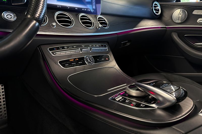 Mercedes-Benz Třídy E (2018) Mercedes-Benz E 53 AMG 4Matic+ - fotka 51 z 52