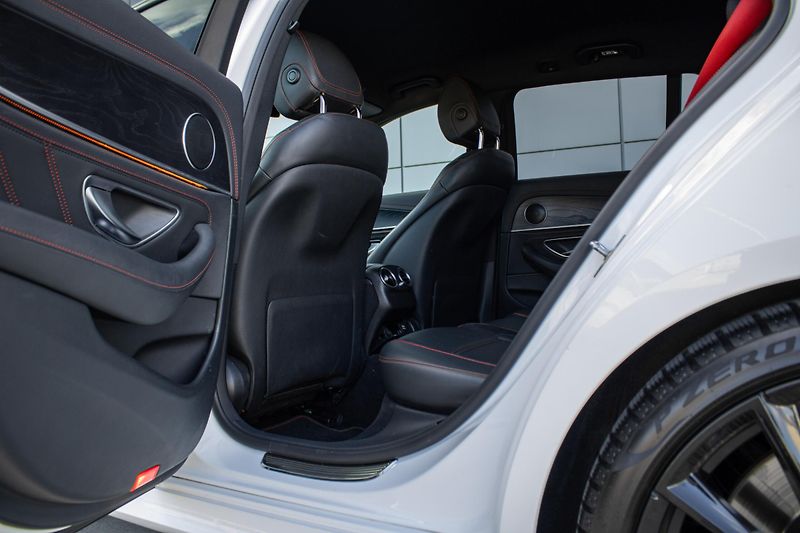 Mercedes-Benz Třídy E (2019) Mercedes-AMG 53 4MATIC+ A/T - fotka 46 z 50