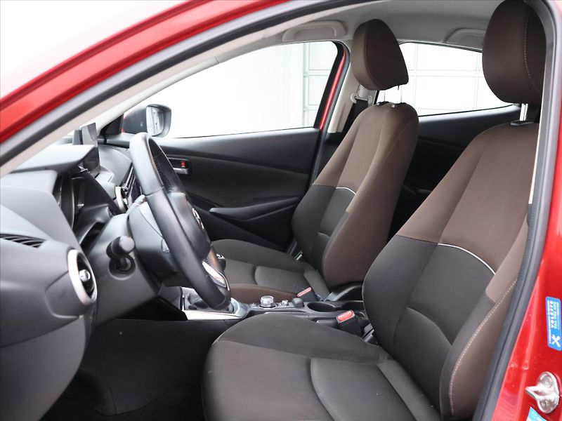 Mazda 2 1,5 Skyactiv-G 66kW REVOLUTION - fotka 10 z 24