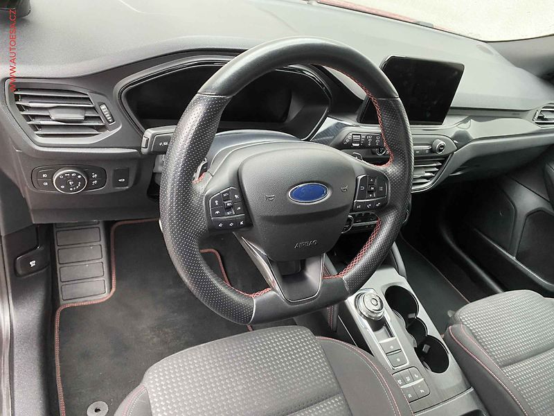 Ford Focus (2020) 1.5 TDCi, ST-Line, AT, TZ - fotka 12 z 20