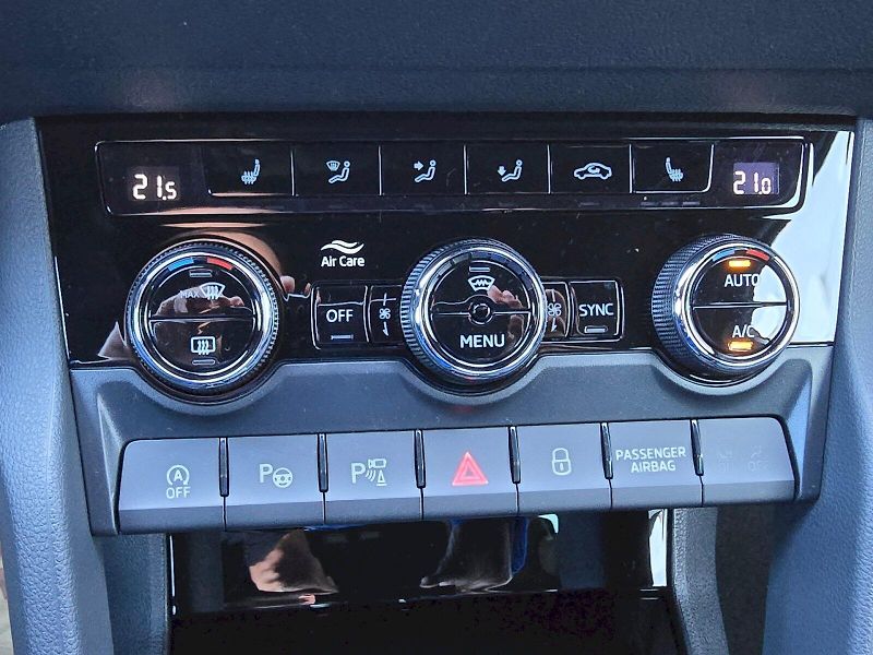Škoda Karoq (2026) SPORTLINE 4X4 TDI 2.0/110KW A7 - fotka 11 z 35
