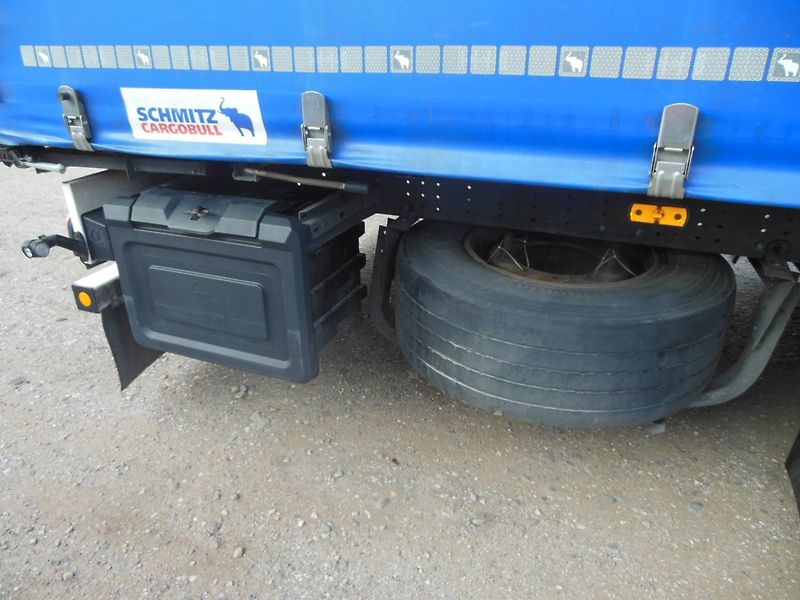 Schmitz SCS 24/L, Zvedací náprava - fotka 12 z 17
