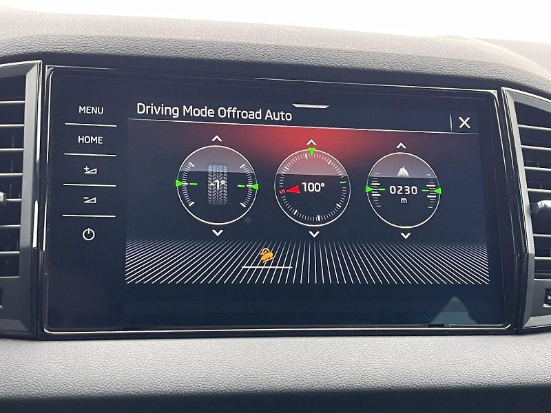 Škoda Karoq (2024) 2.0 TDI 110kW SportLine Exclus - fotka 18 z 35