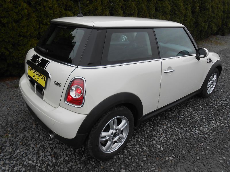 Mini One 1.6i, KLIMA,110TKM - fotka 8 z 34