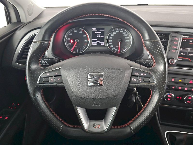 Seat Leon (2016) 1.8TSi 180k FR DYNAMIC - fotka 8 z 27