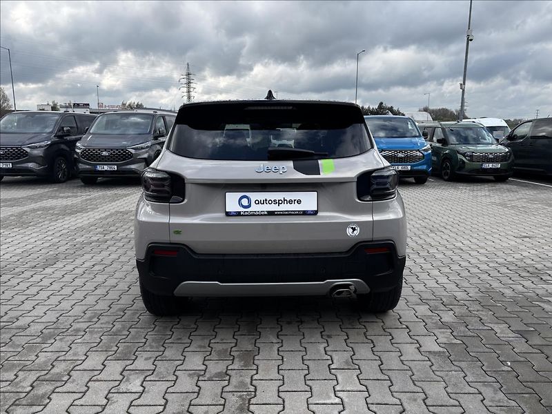 Jeep Avenger 1,2 Turbo e-hybrid Summit - fotka 4 z 42
