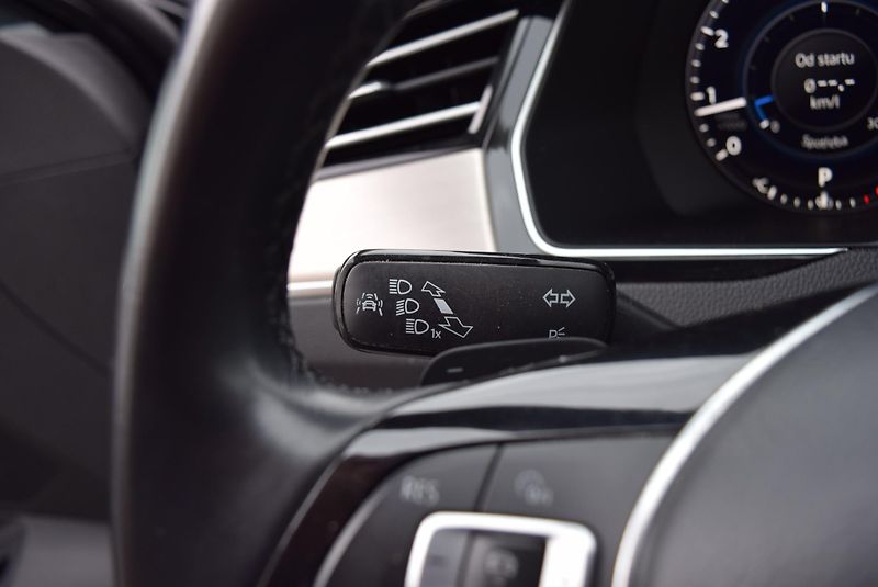Volkswagen Passat (2018) 1.4TSI 110kw DSG HIGHLINE NAVI - fotka 35 z 50