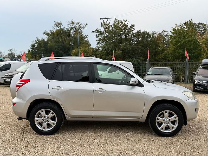 Toyota RAV4 2.2 D-CAT 110KW*4X4*71.TIS KM* - fotka 9 z 28