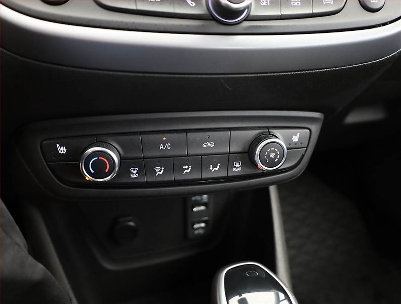 Opel Crossland X (2021) 1.2 Turbo, Automat, ČR,1.maj - fotka 9 z 18