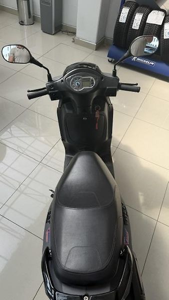 Peugeot Tweet 125i (2022) - fotka 6 z 7