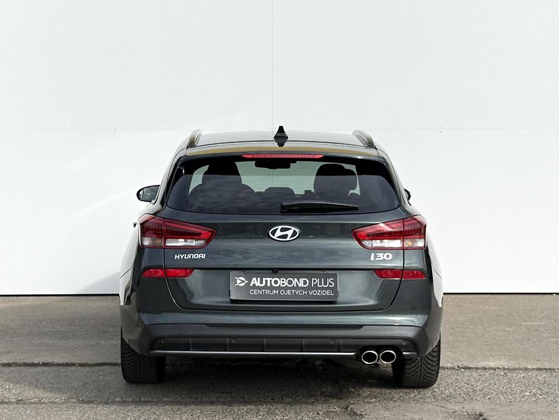 Hyundai i30 1.5 T-GDI 103kW DCT N-Line - fotka 9 z 21