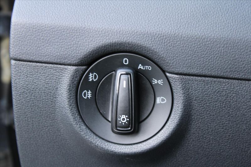 Škoda Octavia 2.0TSI 162kW RS BI-XENON ČR - fotka 15 z 26