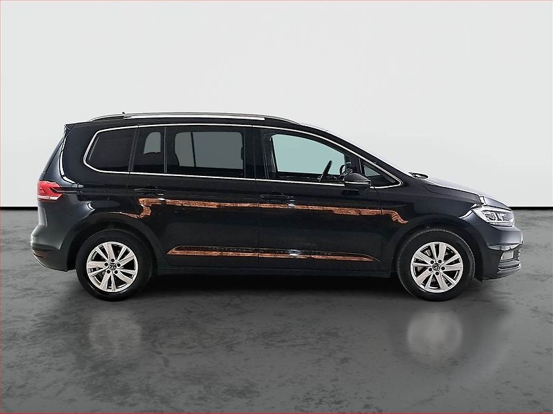 Volkswagen Touran (2023) 2.0 TDI - fotka 6 z 20