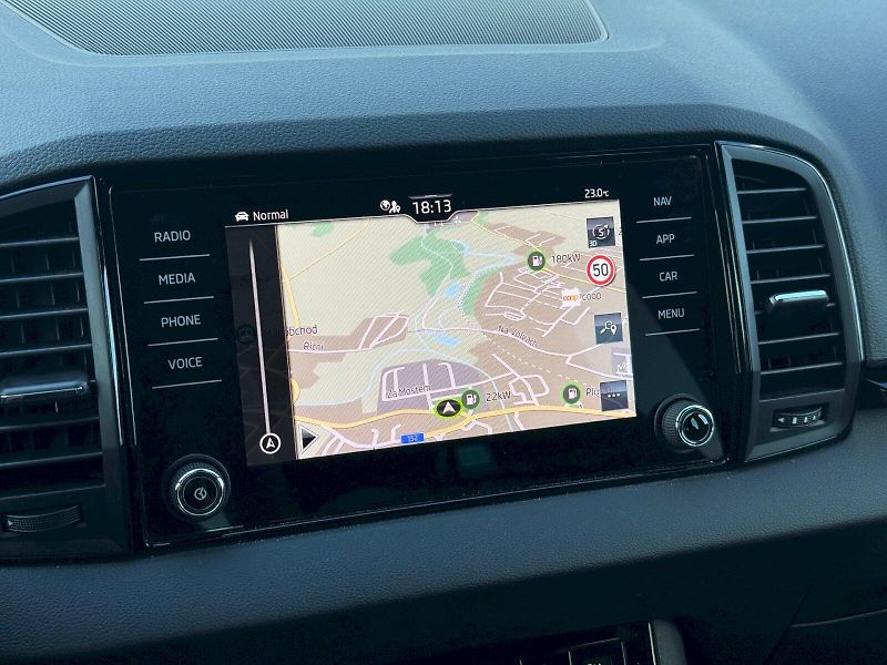 Škoda Karoq (2025) 1.5 TSI 110 kW DSG SportLine - fotka 23 z 26