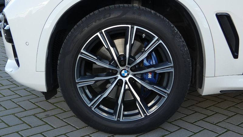 BMW X5 xDrive 40i M Sport - fotka 21 z 21
