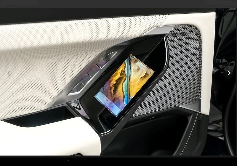 BMW i7 (2026) 760, 2026,TV, M, 6290km,Carbon - fotka 13 z 24