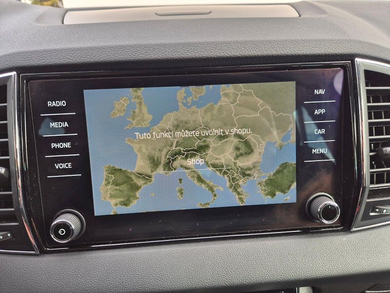 Škoda Karoq (2024) Ambition 1.5TSi 110kW 6°manuál - fotka 21 z 25