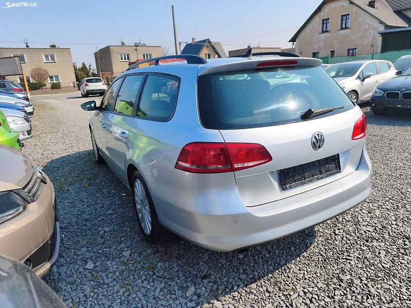 Volkswagen Passat (2011) - fotka 4 z 31