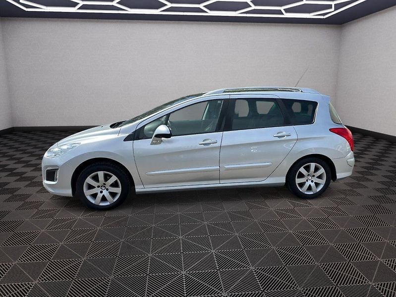Peugeot 308 (2013) SW 1,6HDI 82Kw - fotka 4 z 24