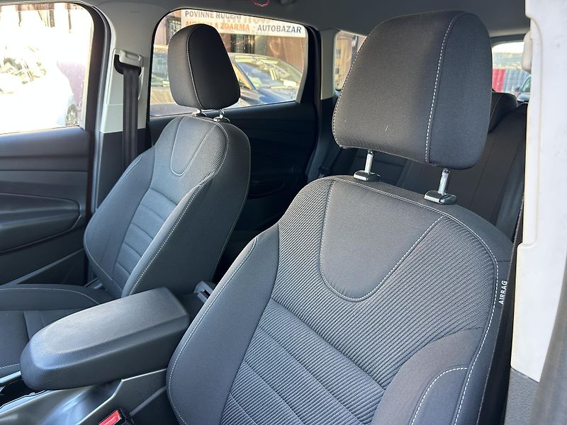Ford Kuga (2017) 2.0 TDCi 110KW 4x4 - fotka 12 z 25